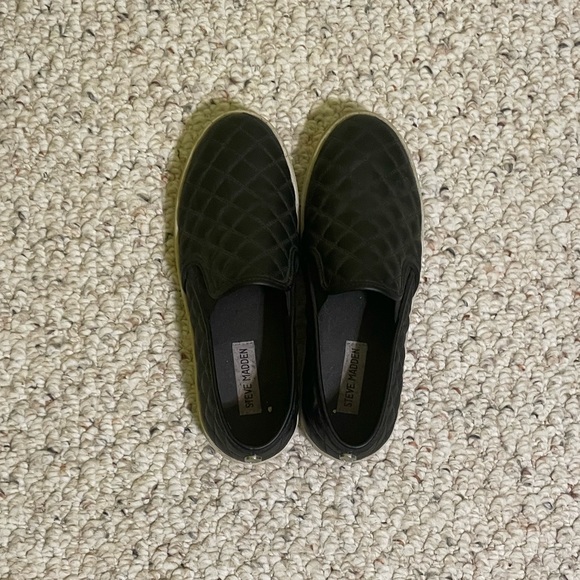 Steve Madden Slip on Shoes - Picture 2 of 4
